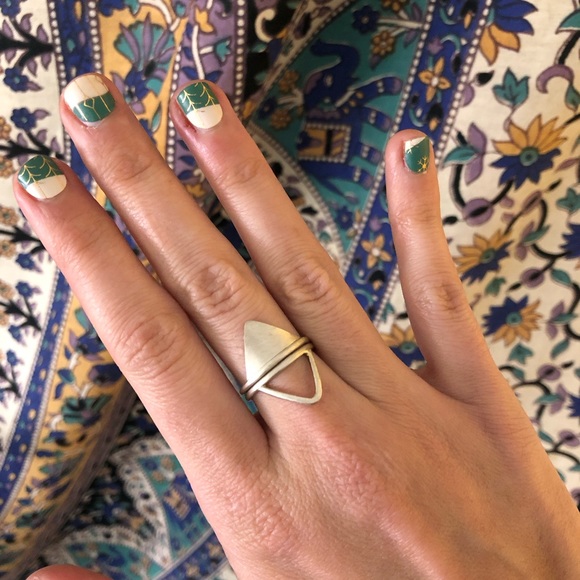 💚 SALE! Triangle Stacking Ring Set - Picture 4 of 4
